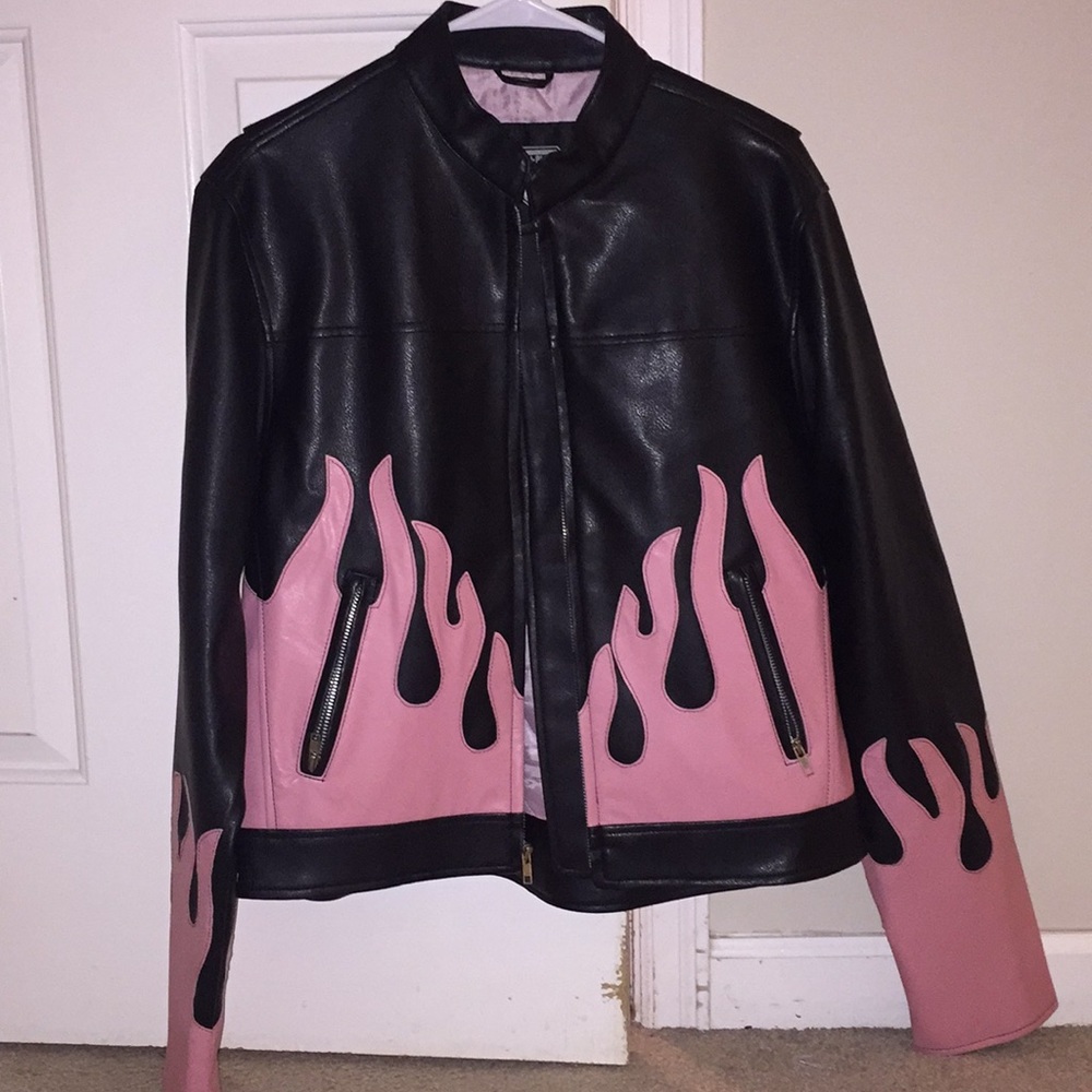💕 Leather Jacket w/ Pink Flames 💕 🔥🔥🔥